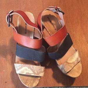 ‼️$10 SALE‼️ OBO Mossimo platform wedges